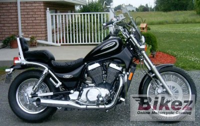 2004 Suzuki Intruder 800 photo